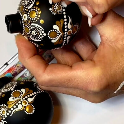 Kalėdinio žaisliuko dekoravimas taškavimo būdu